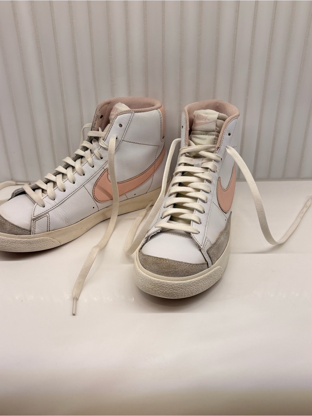 Nike Blazer Mid ‘77 High-Top Sneakers in White and Light Pink Kids size 7Y